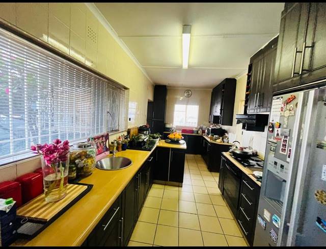 4 BEDROOM HOUSE FOR SALE IN MONDEOR